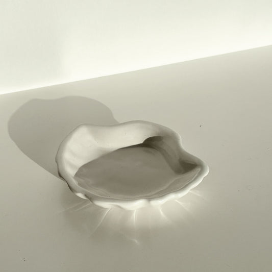 Sia Trinket Dish – White. Limited edition handcrafted trinket dish. Dubai | Sharjah | Mellow | Buy now on MellowOfficial.com