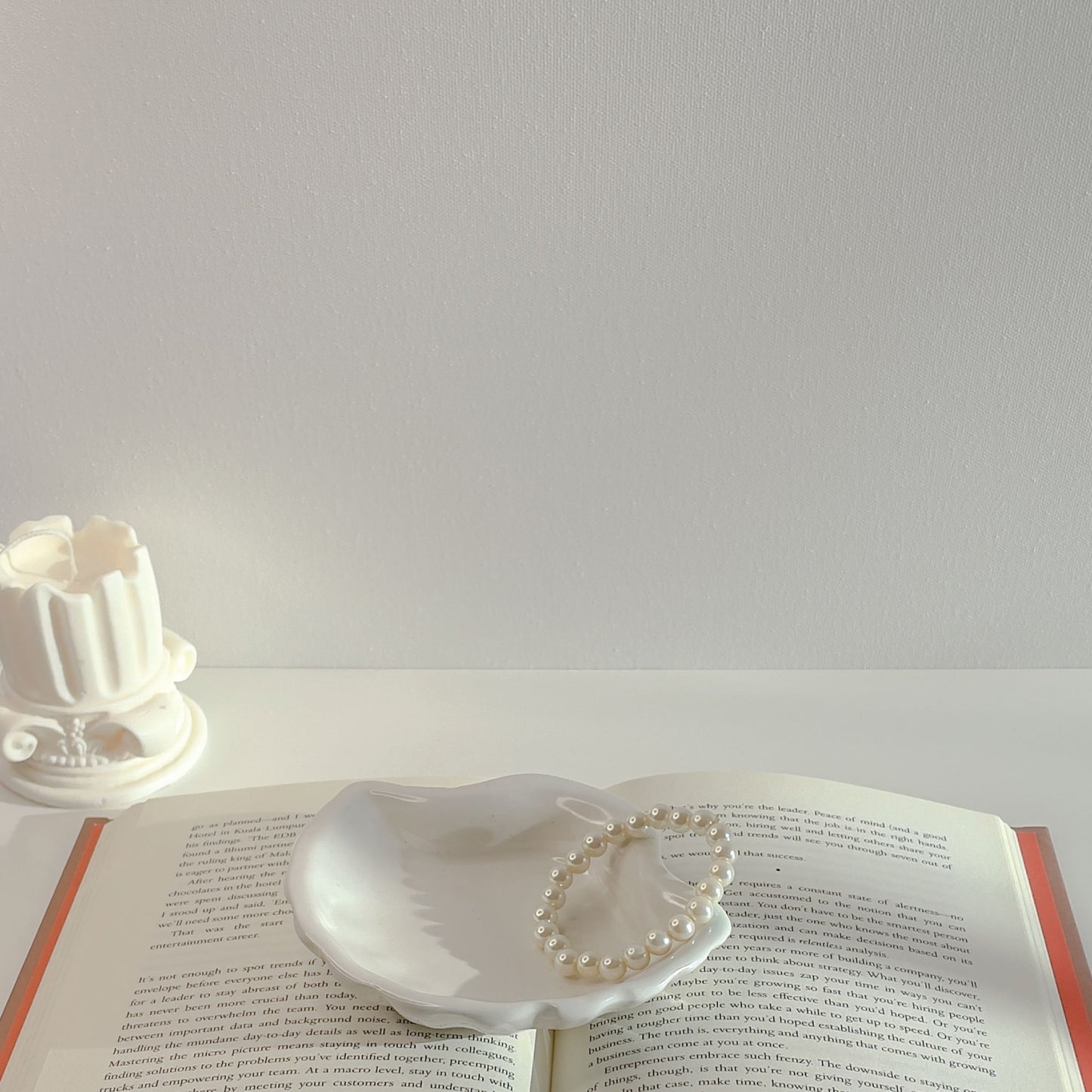 Sia Trinket Dish – White. Limited edition handcrafted trinket dish. Dubai | Sharjah | Mellow | Buy now on MellowOfficial.com